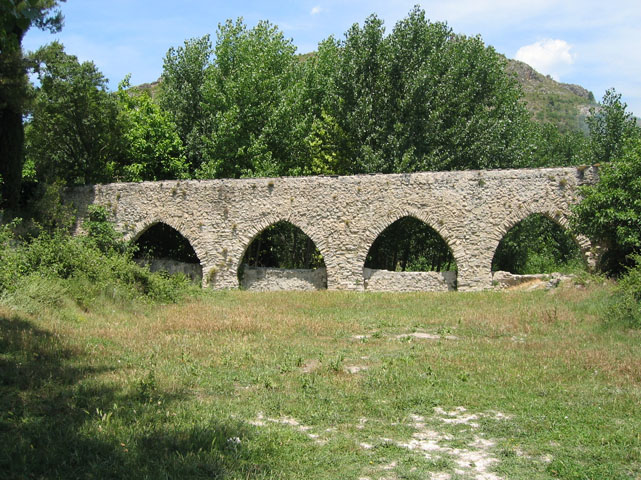 Acueducto medieval de Planes