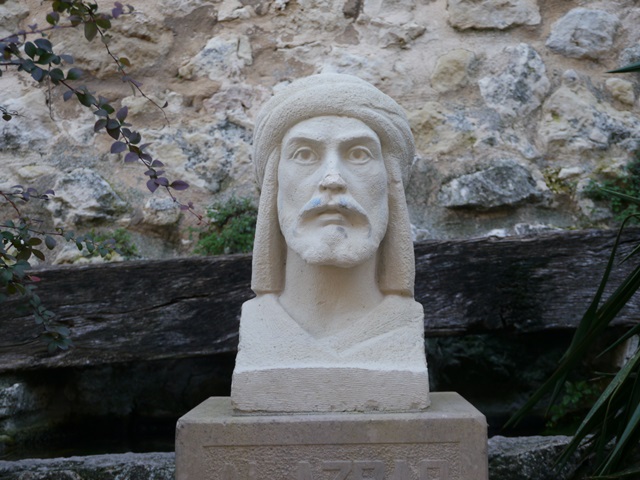 Busto de Al-Azraq (La Vall d'Alcalà)